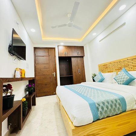 Hotel Ashram View Just 10 Minute Away Form Nizamuddin Railway Station ニューデリー エクステリア 写真