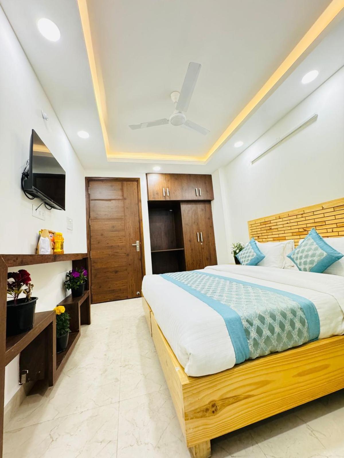 Hotel Ashram View Just 10 Minute Away Form Nizamuddin Railway Station ニューデリー エクステリア 写真